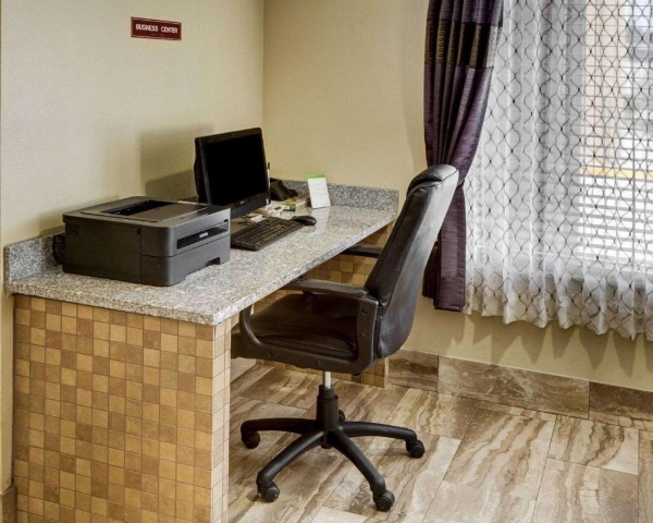 Quality Suites Baton Rouge East - Denham Springs image 28