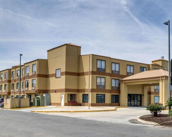 Quality Suites Baton Rouge East - Denham Springs image 4